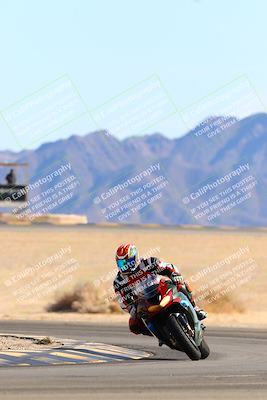 media/Jan-08-2022-SoCal Trackdays (Sat) [[1ec2777125]]/Turn 4 (1145am)/